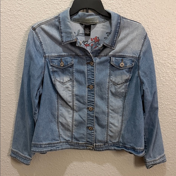 Embroidered Denim Jacket with Floral Design - Picture 2 of 6